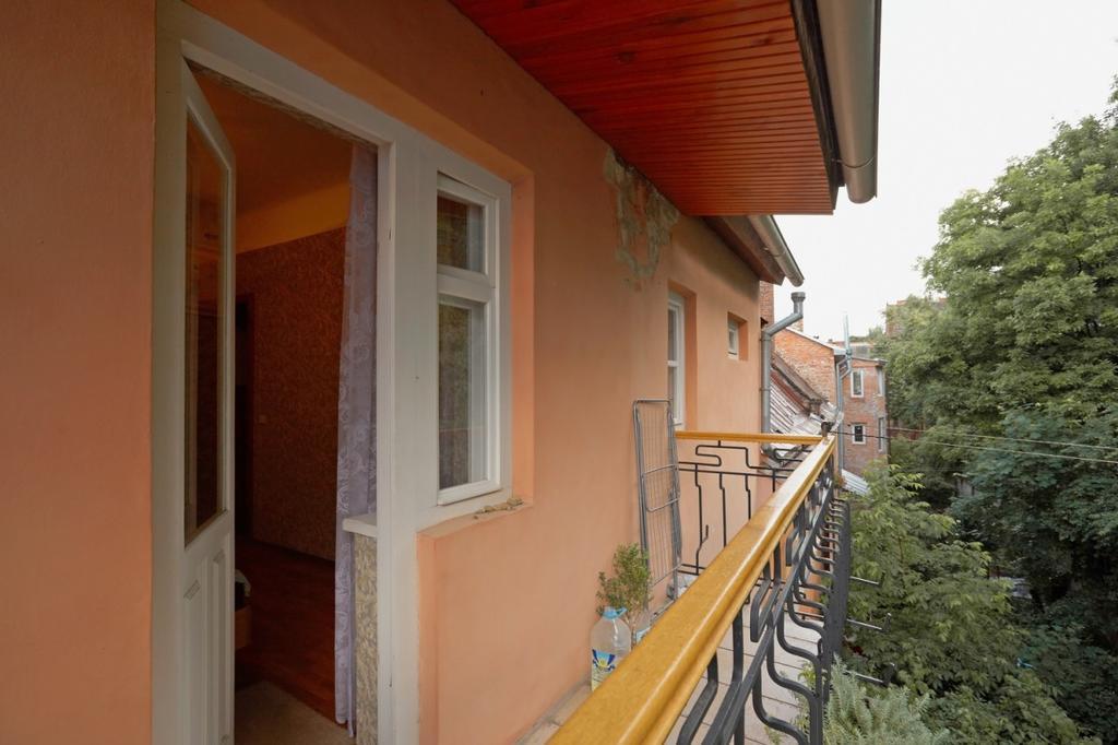 Apartment With Courtyard Lviv Eksteriør billede